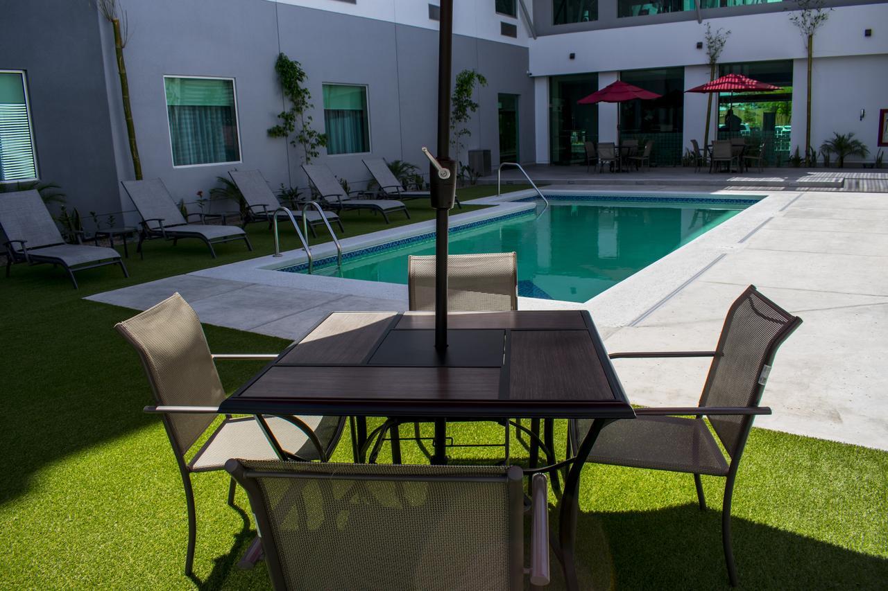 Hotel Araiza San Luis R.C. San Luis Río Colorado エクステリア 写真